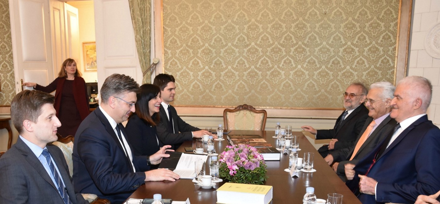 Predsjednik Vlade Plenković  s članovima Uprave Hrvatske akademije znanosti i umjetnosti